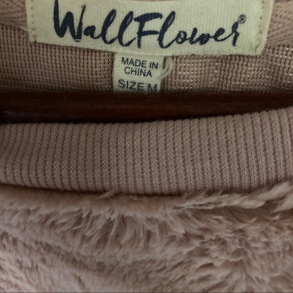 SOLD Blush eyelash sweater - Picture 5 of 8